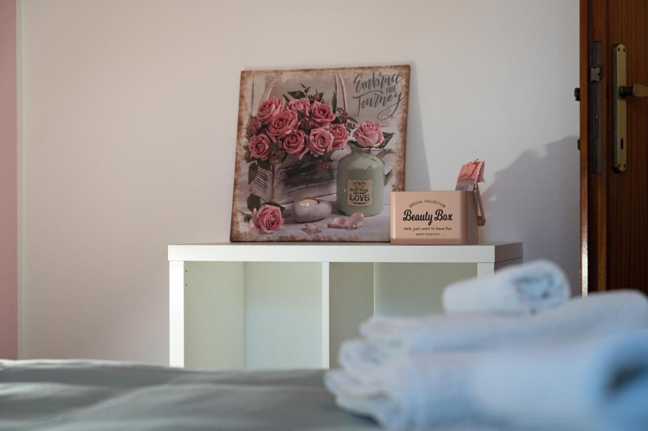 La Verde Rosa - Casa Vacanze A Due Passi Dal Lago Marta Dış mekan fotoğraf